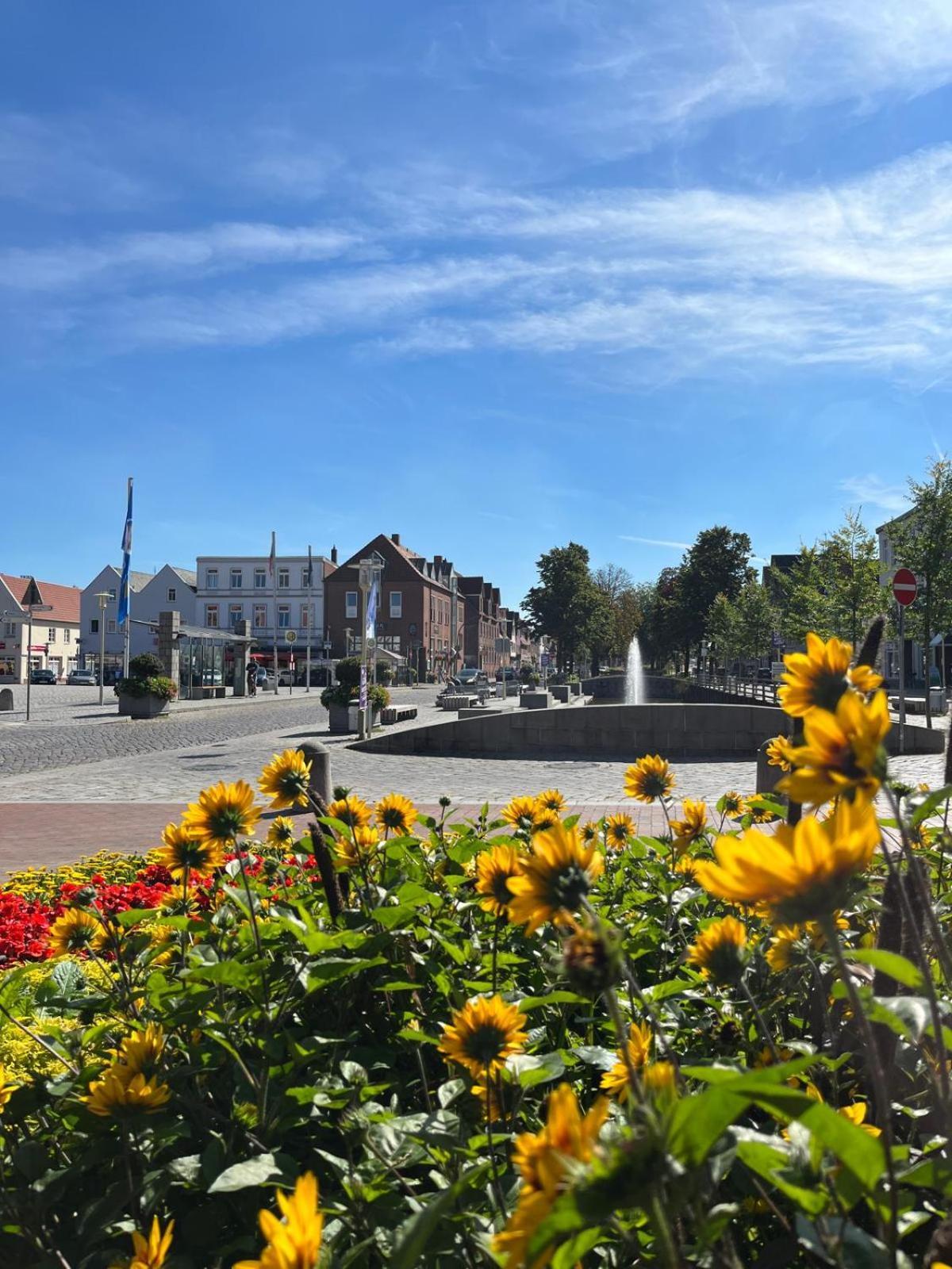 Lykkefund - Ferienwohnungen In Hafennaehe Glückstadt Eksteriør bilde